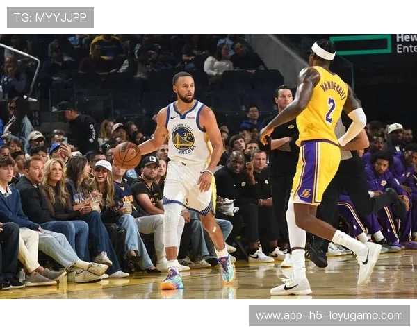 NBA季前赛亮点盘点：新战术值得期待