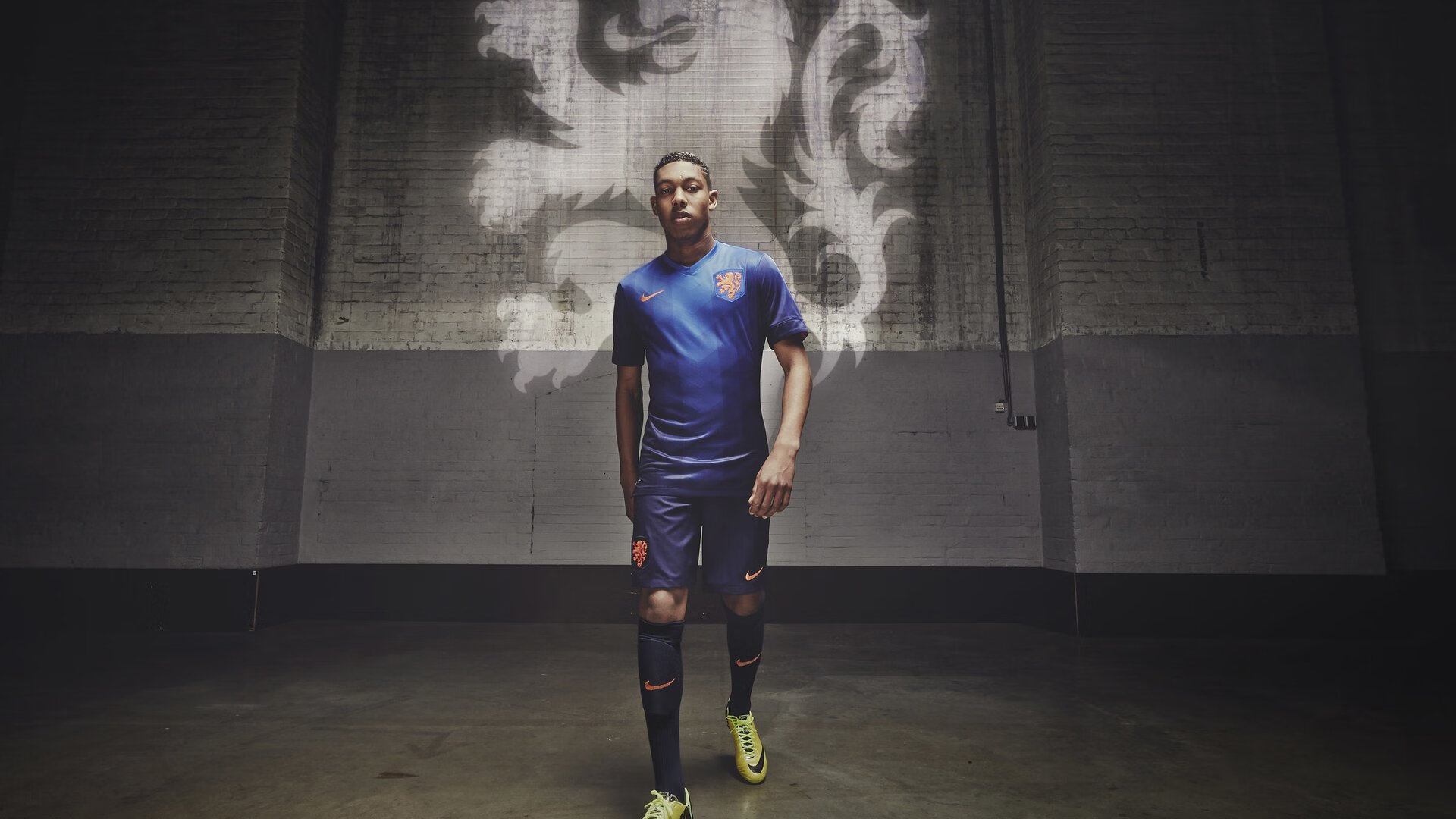 LEYU乐鱼体育官方网站-哈滕内线统治表演创生涯新高国王防线雪崩，滕哈格战术